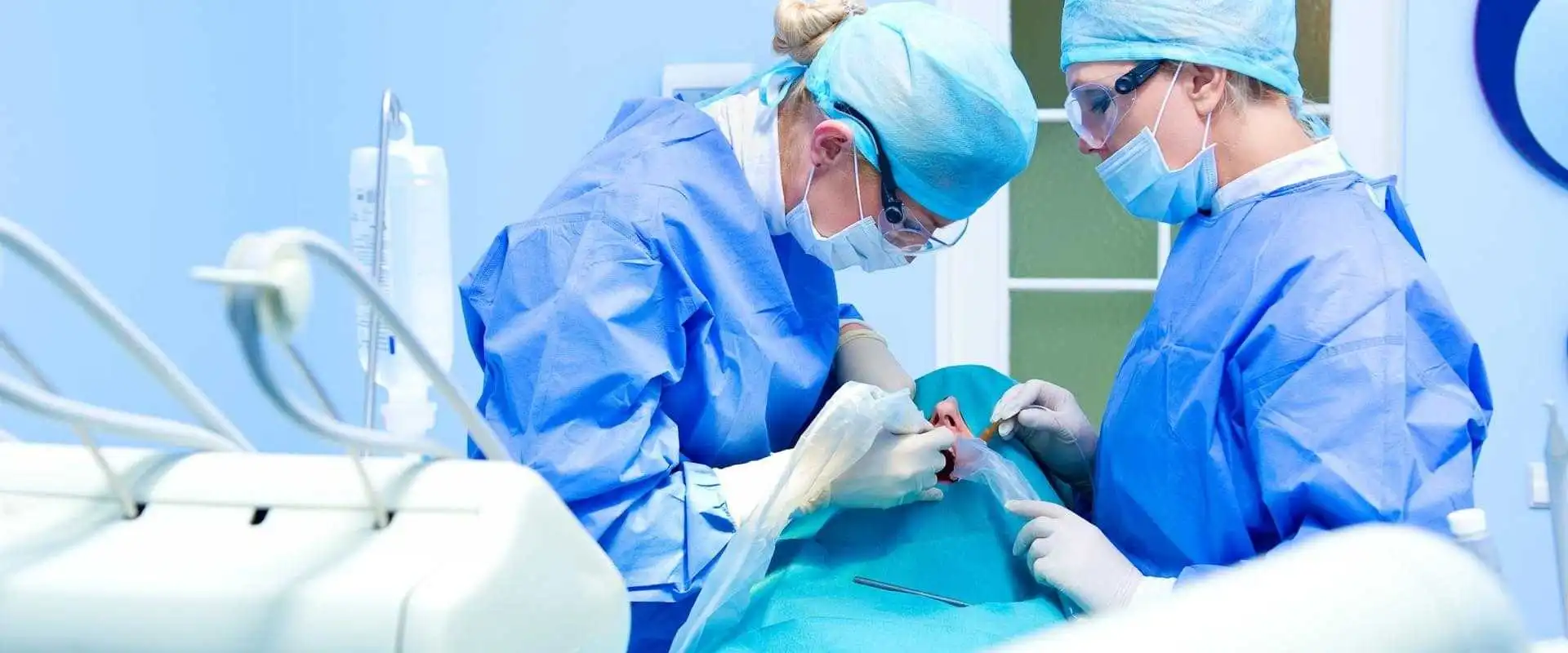 إجراءات طب الأسنان في إيران